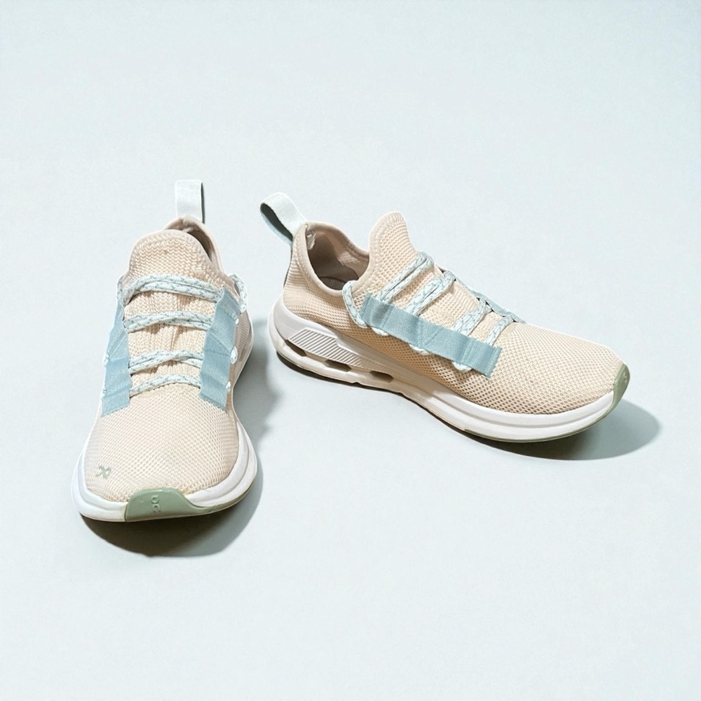 On cloud, Swiss engineering sneakers